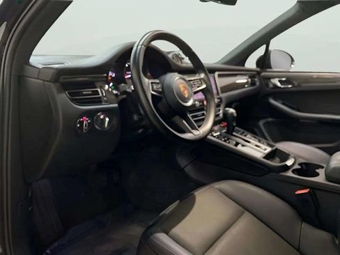 Used 2023 Porsche Macan AWD/4WD image 24
