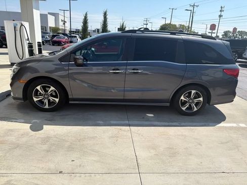 Used 2018 Honda Odyssey Touring image 14