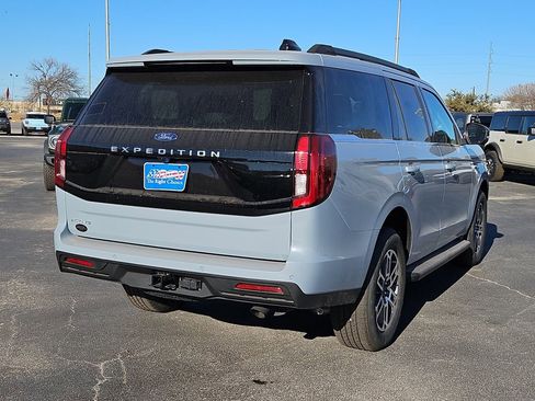 New 2026 Ford Expedition Active image 11