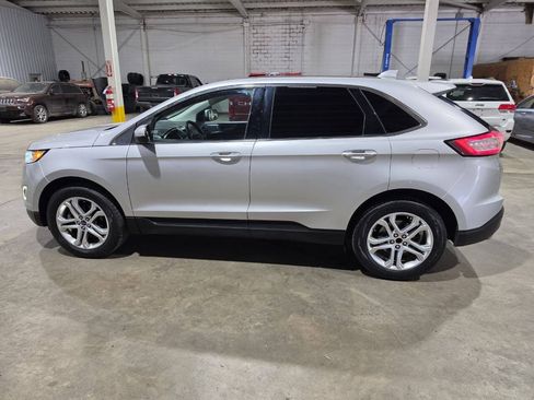 Used 2018 Ford Edge Titanium w/ Equipment Group 301A FWD image 5