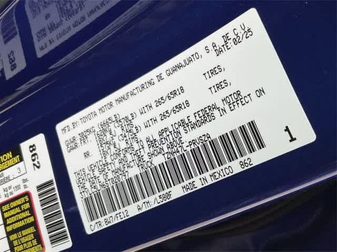 Used 2025 Toyota Tacoma TRD Sport image 28