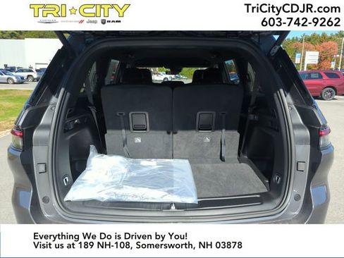 New 2025 Jeep Grand Cherokee L Laredo image 22