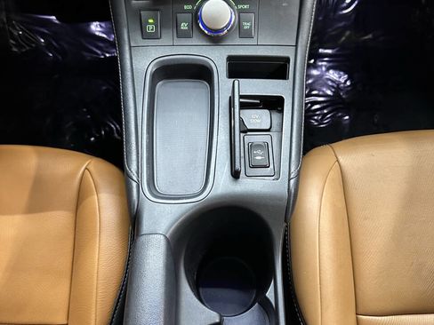 Used 2016 Lexus CT 200h image 27