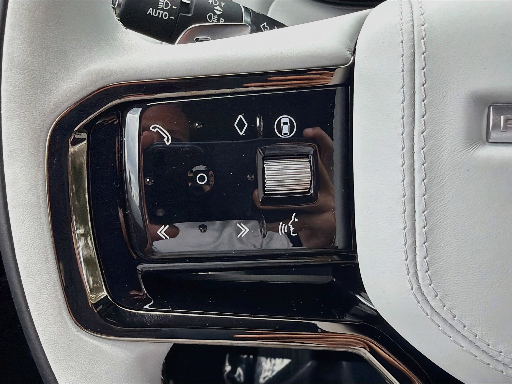New 2027 Land Rover Range Rover Sport Dynamic SE AWD/4WD image 39