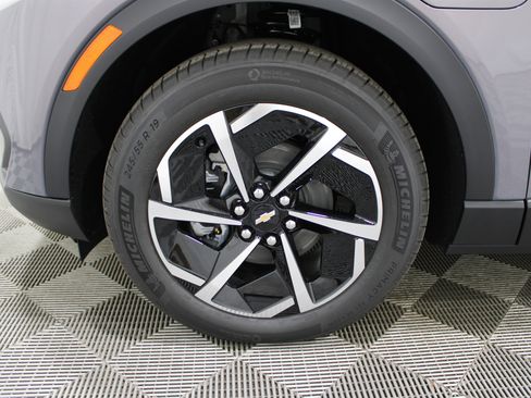 New 2026 Chevrolet Equinox EV LT image 37