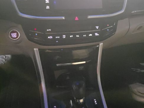 Used 2017 Honda Accord EX-L image 6