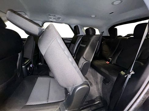 Used 2023 Ford Explorer XLT image 36