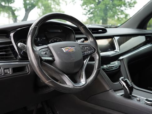 Used 2020 Cadillac XT6 Premium Luxury FWD image 17