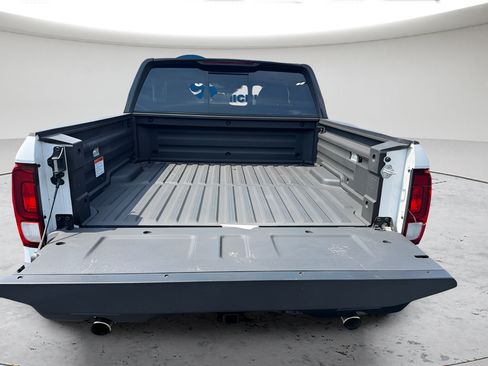 Used 2025 Honda Ridgeline Black Edition image 28