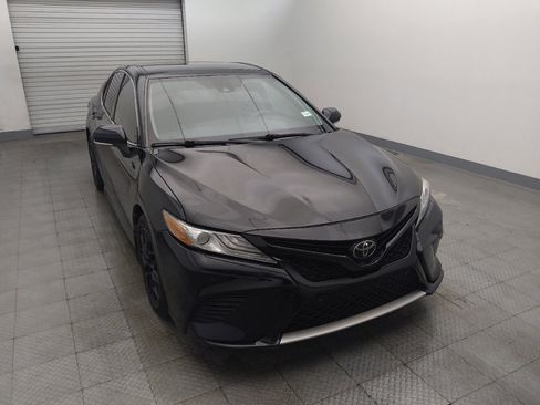 Used 2018 Toyota Camry XSE FWD image 14