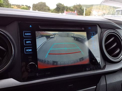 Used 2017 Toyota Tacoma TRD Off-Road w/ Tow Package image 8