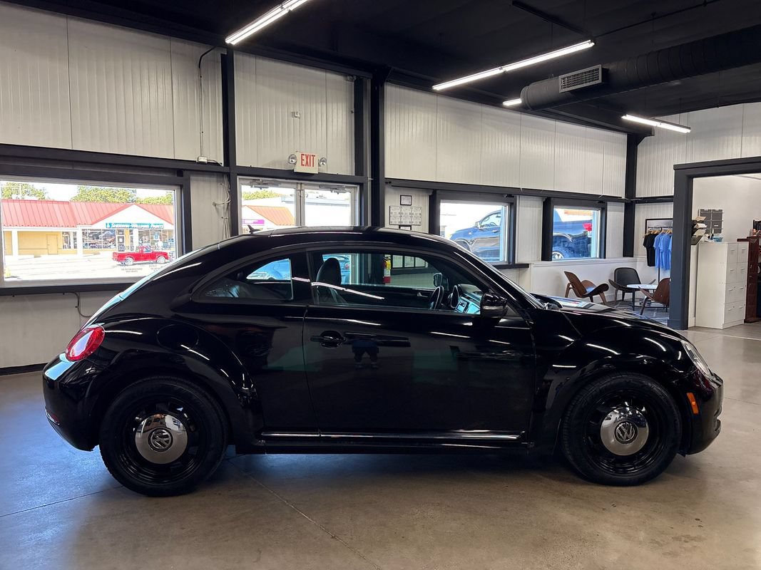 Used 2013 Volkswagen Beetle 2.5 FWD image 13