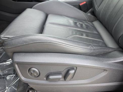 Used 2023 Audi Q5 2.0T Premium w/ Convenience Package image 32