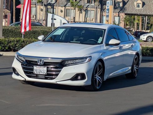 Certified 2022 Honda Accord Touring image 3