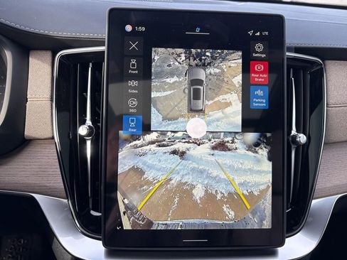 New 2026 Volvo XC90 B6 Plus w/ Protection Package Premier AWD/4WD image 27