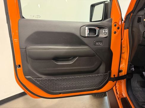 Used 2025 Jeep Wrangler Unlimited Rubicon 392 AWD/4WD image 11