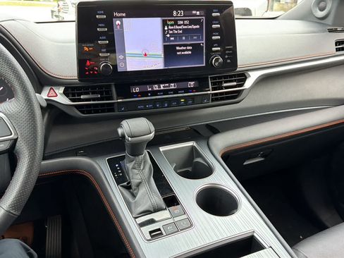 Used 2022 Toyota Sienna XSE w/ XSE Plus Package AWD/4WD image 15