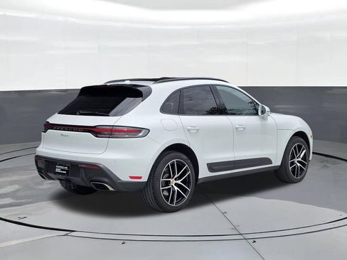 Used 2026 Porsche Macan AWD/4WD image 8