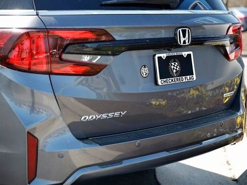 New 2026 Honda Odyssey Touring image 10