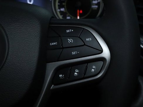 Used 2022 Jeep Cherokee Limited image 25