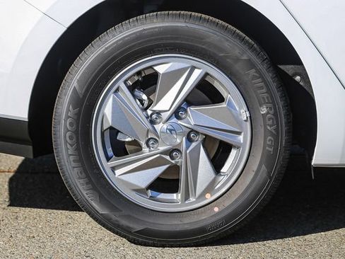 New 2026 Hyundai Elantra SE FWD image 13