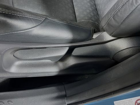 Used 2019 Toyota C-HR Limited image 16