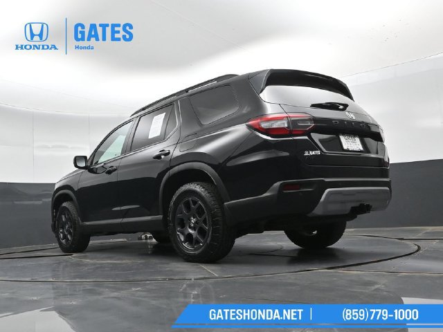 Used 2025 Honda Pilot TrailSport image 46