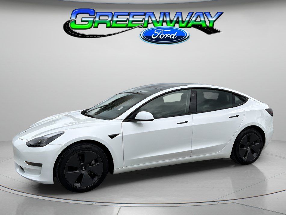 Used 2023 Tesla Model 3 Standard Range RWD image 1