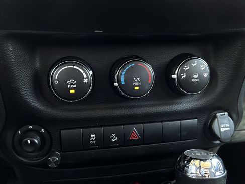 Used 2017 Jeep Wrangler Unlimited Sport w/ Quick Order Package 24S AWD/4WD image 20