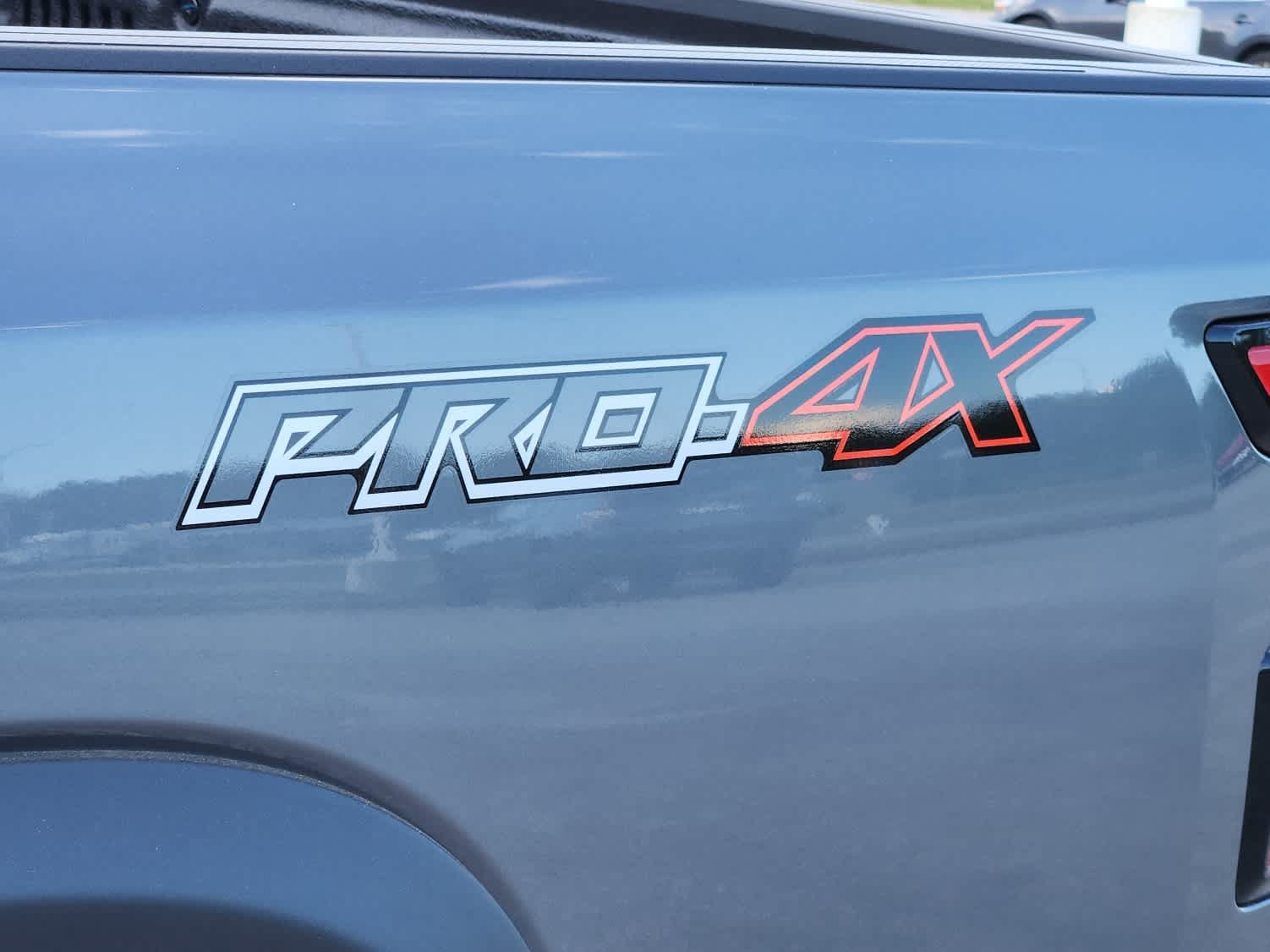 Used 2025 Nissan Frontier PRO-4X AWD/4WD image 17