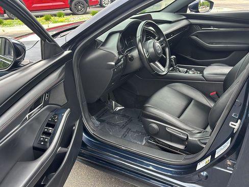 Used 2019 MAZDA MAZDA3 AWD Hatchback image 2