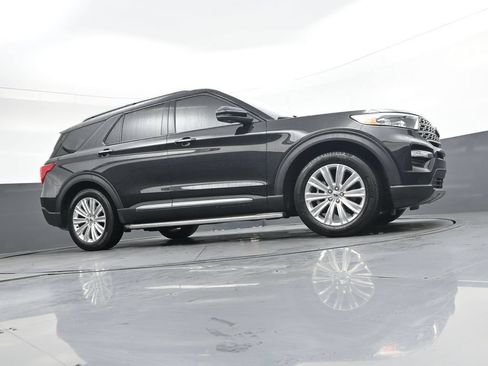 Used 2024 Ford Explorer Limited w/ Limited Technology Package RWD image 43