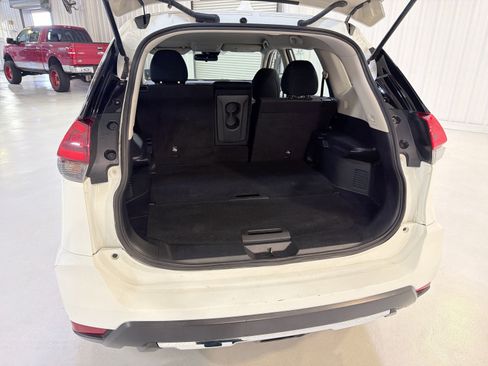 Used 2020 Nissan Rogue S FWD image 26