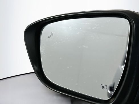 Used 2024 Nissan Frontier SV w/ SV Convenience Package image 16