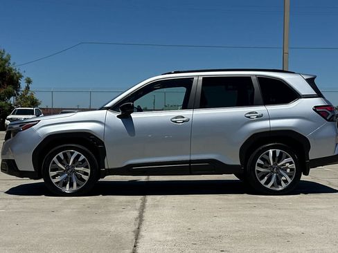 Used 2025 Subaru Forester Touring w/ Popular Package - Touring AWD/4WD image 6