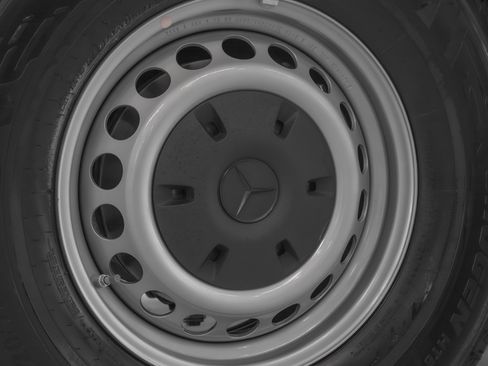 Used 2025 Mercedes-Benz Sprinter 2500 image 31