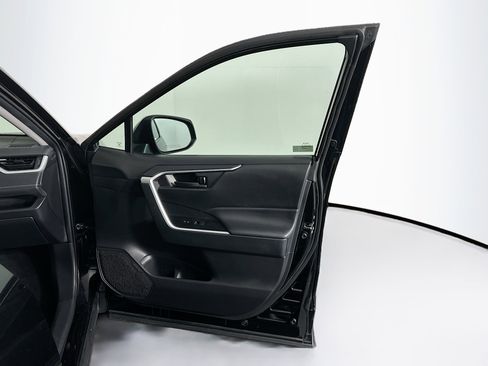 Used 2024 Toyota RAV4 LE image 31