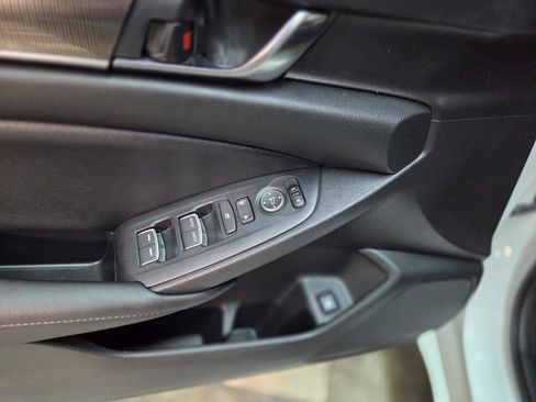 Used 2022 Honda Accord Sport image 29