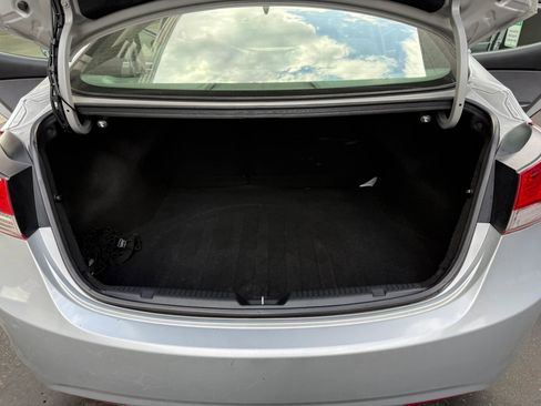 Used 2013 Hyundai Elantra GLS w/ Preferred Pkg FWD image 16
