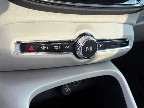 New 2026 Volvo XC40 B5 Plus w/ Protection Package Premier image 14