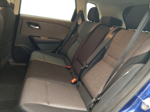 Used 2023 Nissan Rogue SV AWD/4WD image 18
