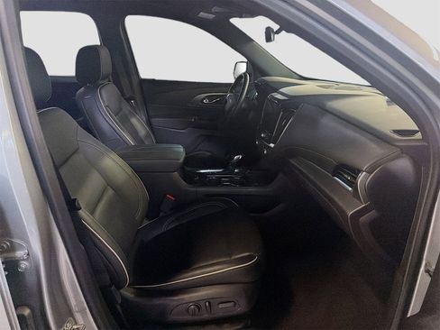 Used 2023 Chevrolet Traverse Premier image 31