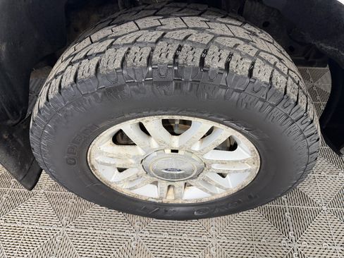 Used 2010 Ford F150 Lariat image 10