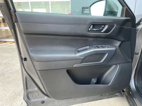 Used 2025 Nissan Pathfinder Rock Creek AWD/4WD image 9