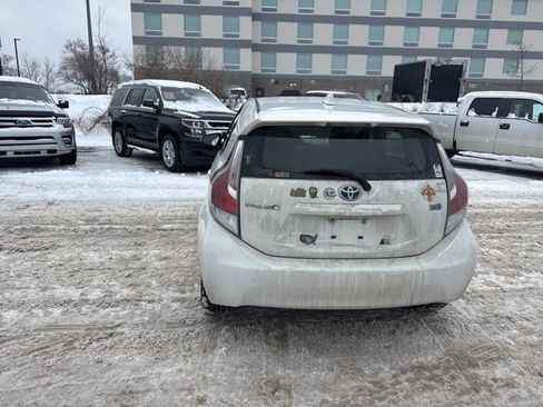 Used 2015 Toyota Prius C Four image 21