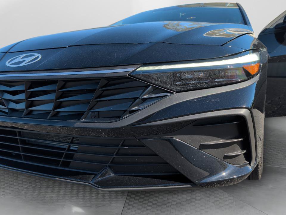 Certified 2025 Hyundai Elantra Sport FWD image 26