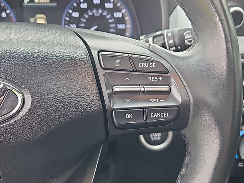 Used 2021 Hyundai Kona SEL Plus AWD/4WD image 17