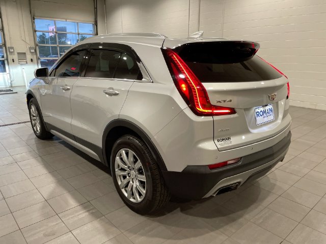 Used 2019 Cadillac XT4 Premium Luxury w/ Enhanced Visibility Package AWD/4WD image 3