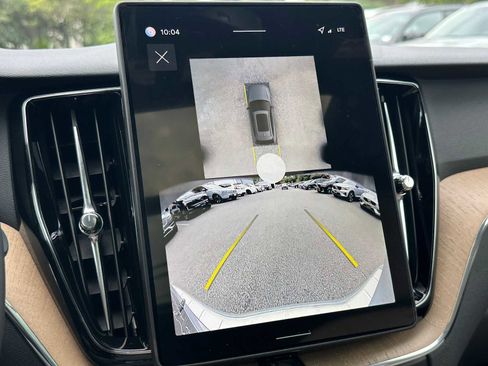 New 2026 Volvo XC60 B5 Plus w/ Protection Package Premier image 25