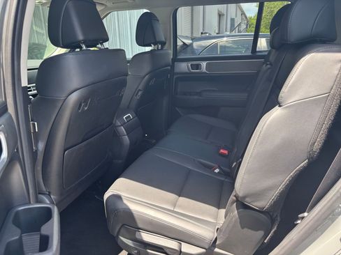 Used 2025 Hyundai Santa Fe SEL FWD image 27